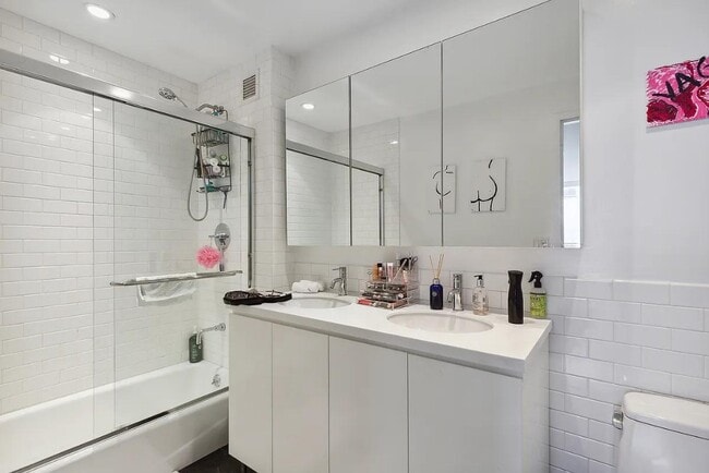 Photo - 90 William St Unit 11G