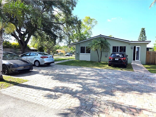 Photo - 2111 N 26th Ave Unidad N