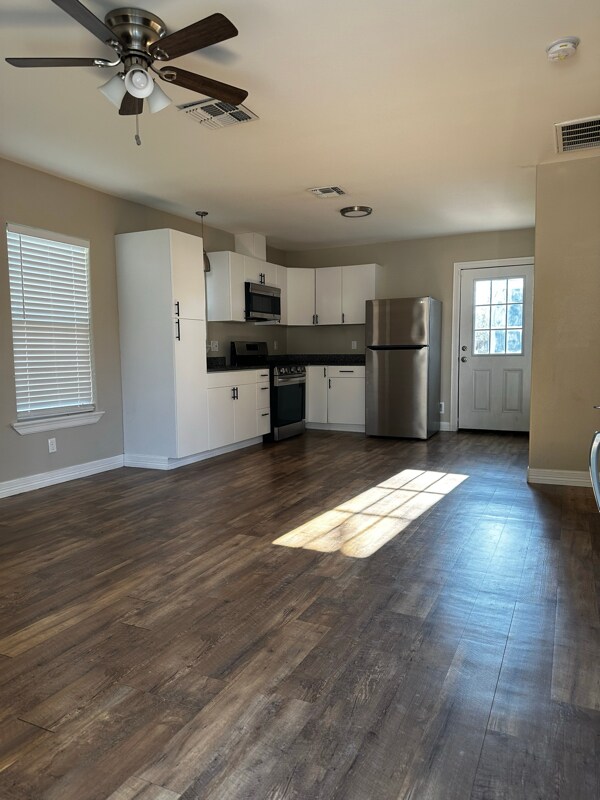 Photo - 548 Dixon Dr