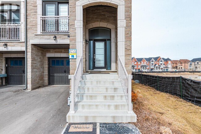 Photo - 114 Sandwell St