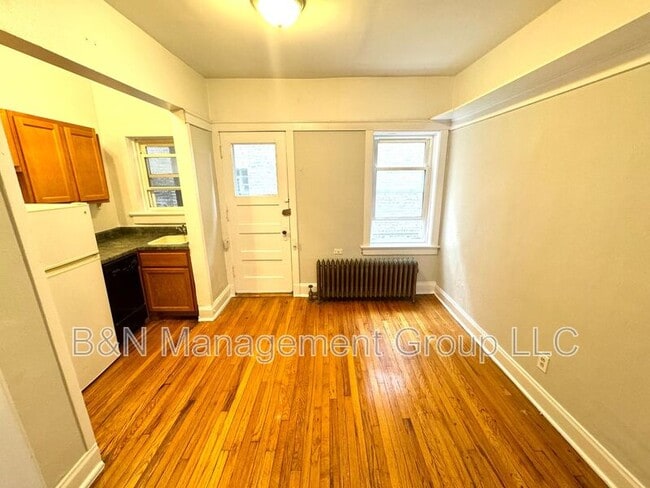 Photo - 1055 W Dakin St Unidad 1
