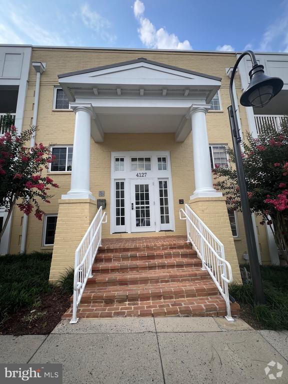 Building Photo - 4127 S Four Mile Run Dr Unit 103 Rental