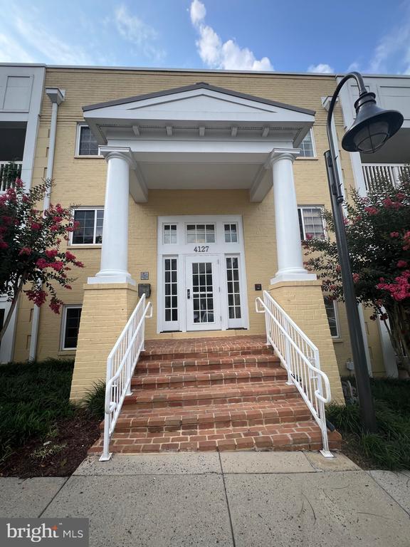 Photo - 4127 S Four Mile Run Dr Apartment Unit 103