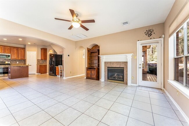 Photo - 182 N Wimberly Way