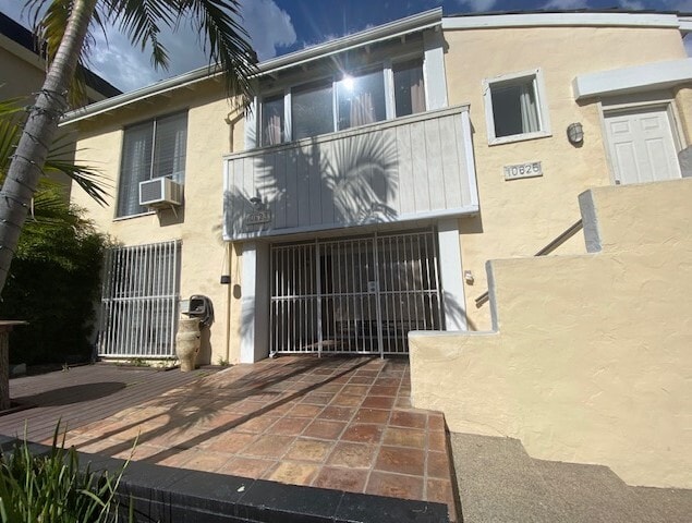 Photo - 10623 Kinnard Ave Unidad 10623