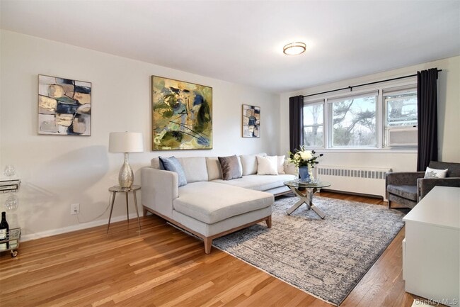 Photo - 140 N Broadway Unidad C-4