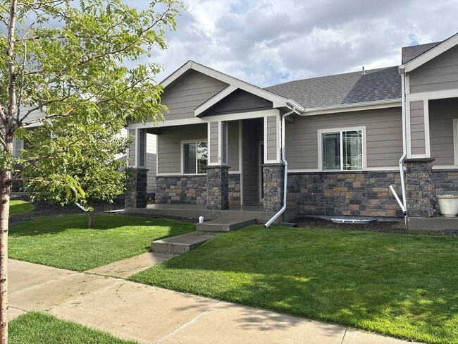 Building Photo - 3 BEDROOM, 2 BATHROOM, SINGLE FAMILY HOME ...
