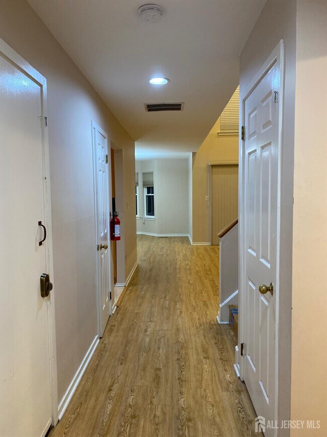 Photo - 358 Greenfield Rd