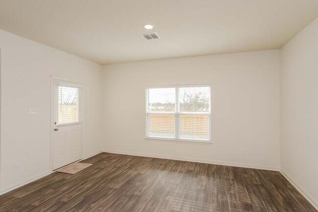 Photo - 11914 Nucio Ridge