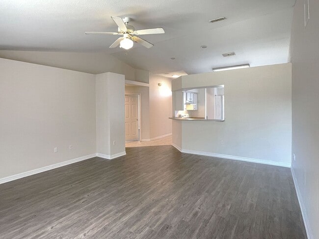 Photo - Three-Bedroom Home near Lake Elbert