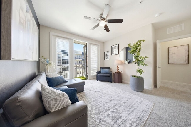 Photo - 1702 W Cleveland St Unit SI FL1-ID1521834P