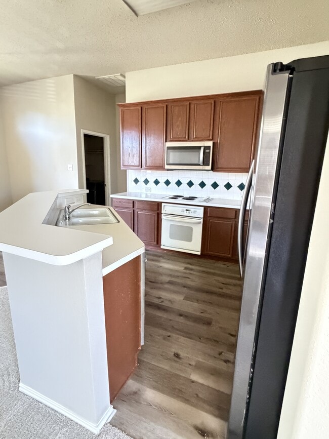 Photo - 2040 Camelot Dr