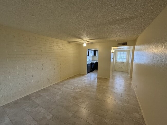 Photo - 7125 W Mariposa St