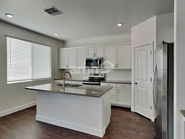 Photo - 17161 Puget Ave