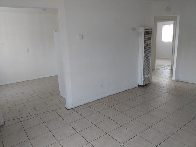 3720 E Clay Ave Unidad D
