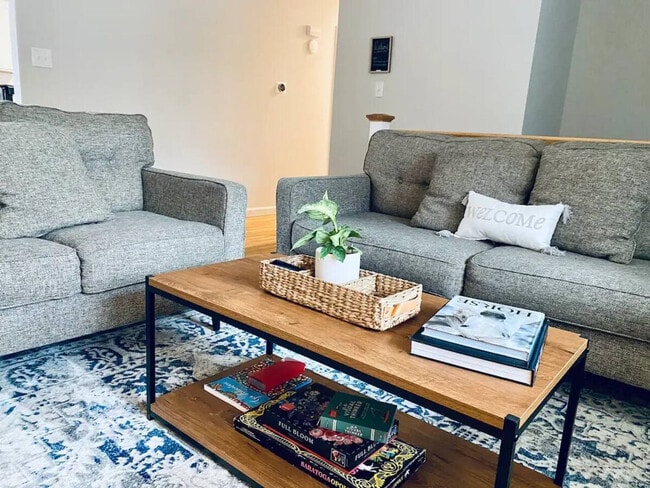 Photo - 19 Curt Blvd Unit ID1302145P