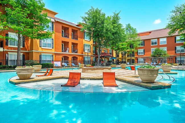 Building Photo - Allura Las Colinas