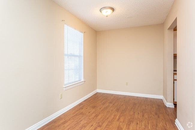 1 BR, 1 BA - 672 SF - Bluebonnet Ridge