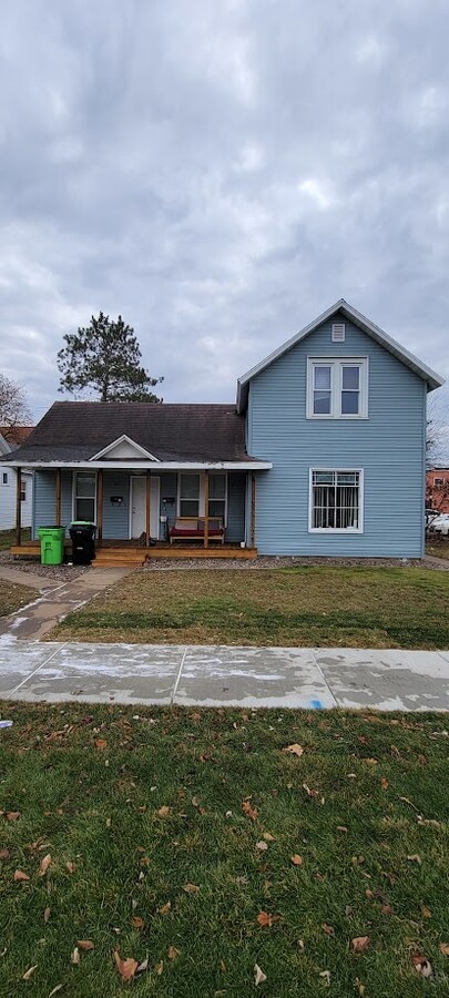 Photo - 525 Chippewa St