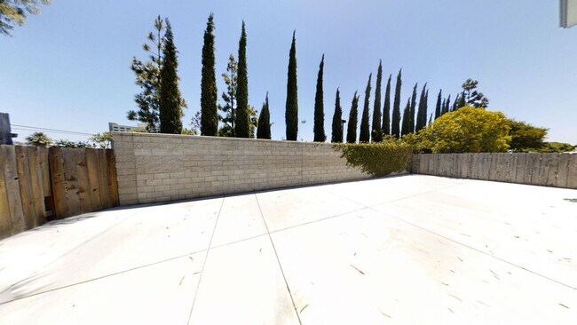 5371-5371 Hewlett Dr