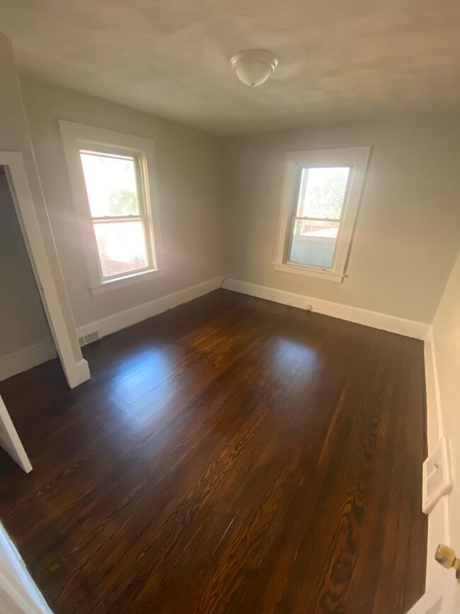 Photo - 1423 Burrell St NW