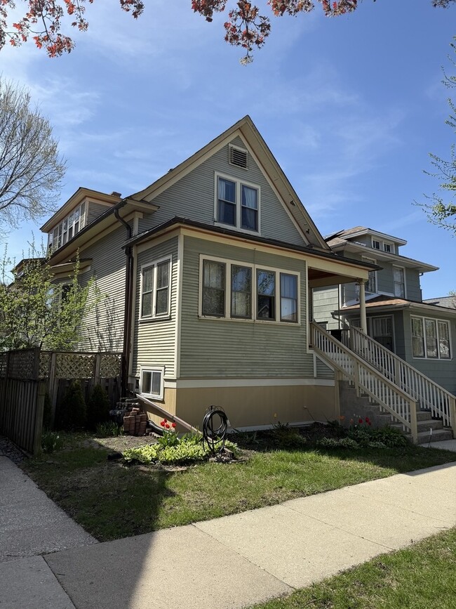 Photo - 1121 S East Ave House