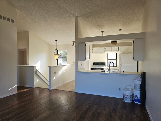 Photo - 3 Bedroom Raised Ranch Duplex with Garage Space