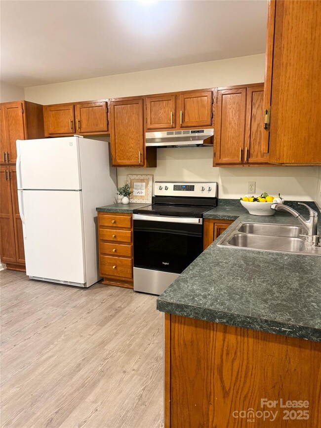 Photo - 12224 Lullingstone Rd