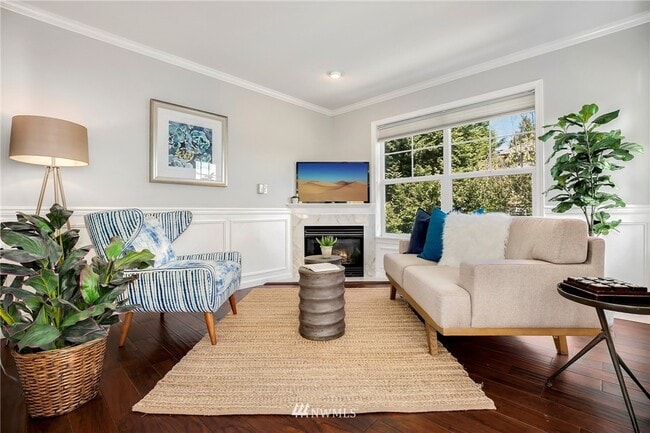 Photo - 3619 Phinney Ave N