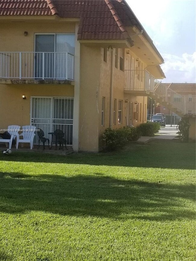Building Photo - 7121 SW 129th Ave Unit 1-1 Rental