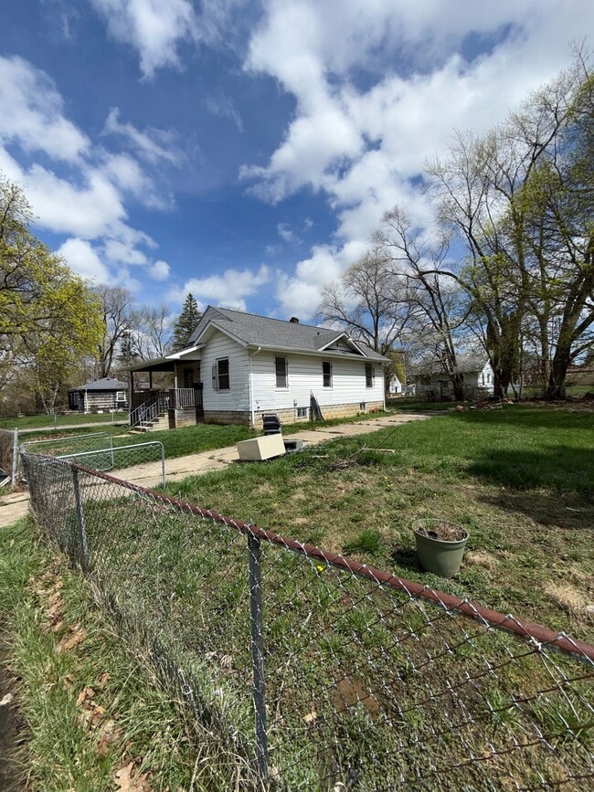 Photo - 3918 Trumbull Ave