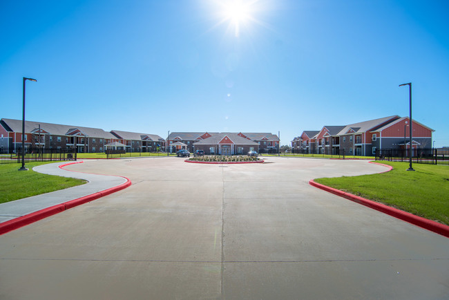 Building Photo - The Carlyle Rental