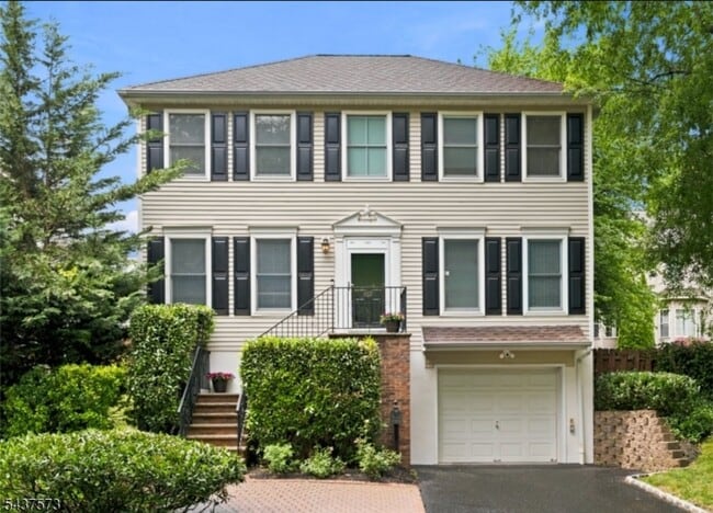 Photo - 169 Broad St