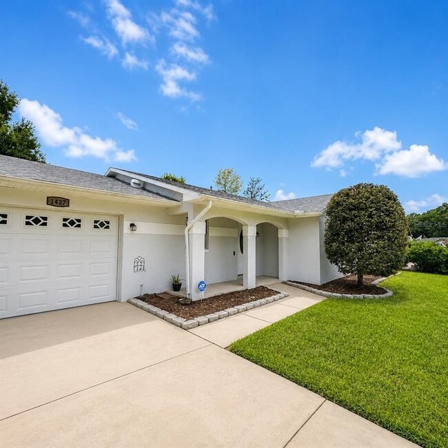 1427 Benwick Way