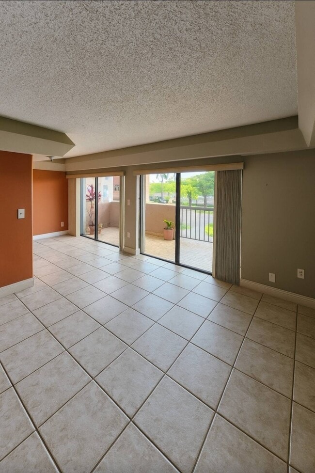 Building Photo - 5900 SW 127th Ave Rental