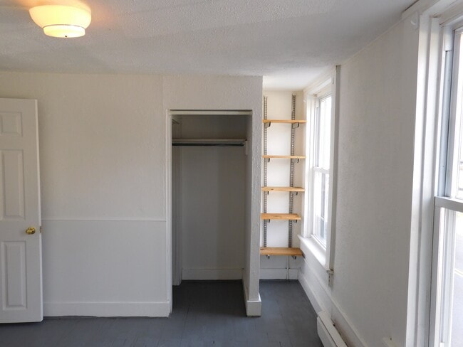 145 King George St