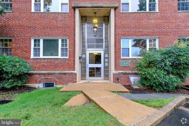 Building Photo - 1301 N Ode St Unit 135 Rental
