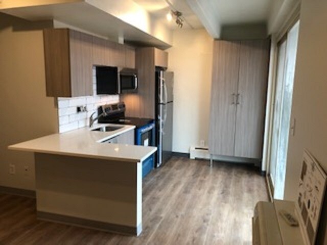 800 Emerson