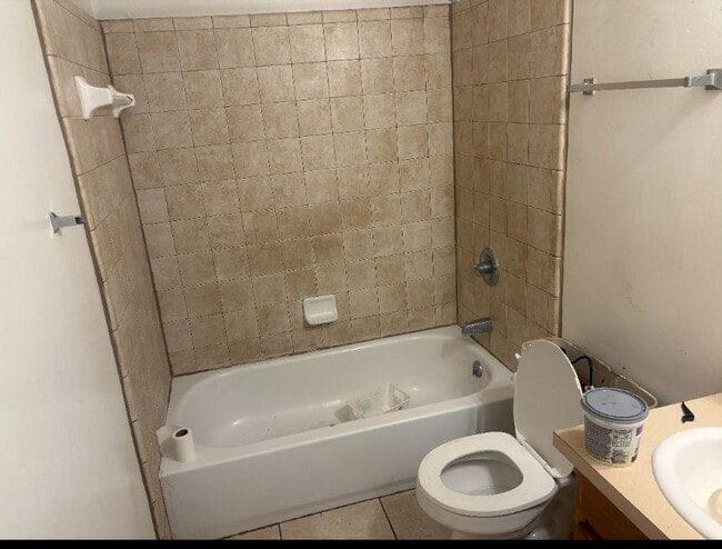 Photo - 2545 Robert St
