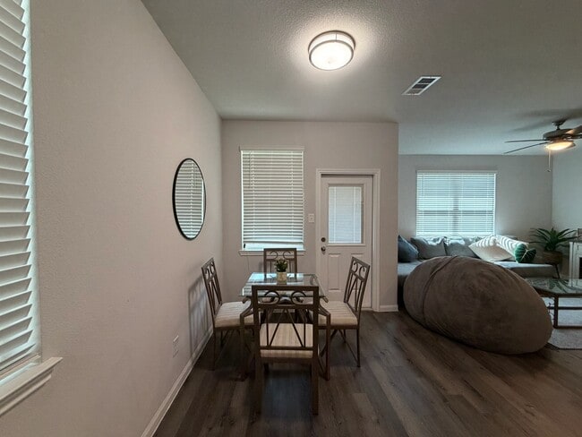 Photo - 3907 Arslan Dr