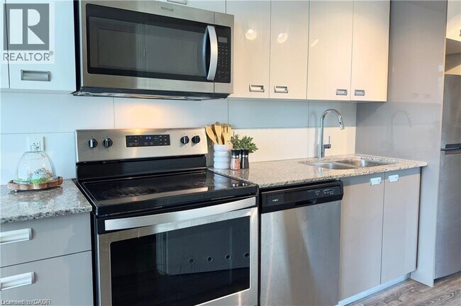 Photo - 257 Hemlock St Unit 301