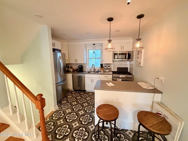 Photo - 7 Atlantic Ave