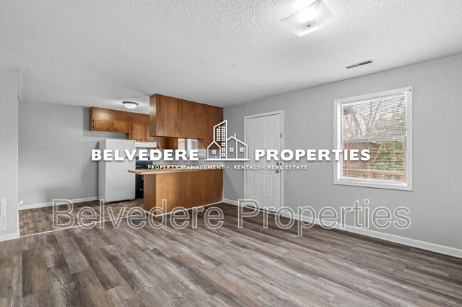 Photo - 2402 Markwood Ln SE