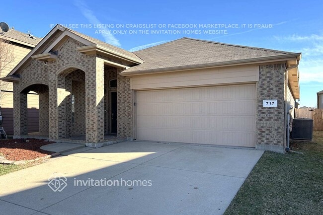 Building Photo - 717 Santa Rosa Dr