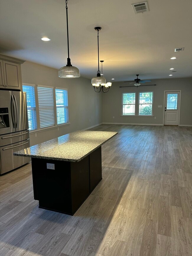 Photo - 202 Spencer Pl