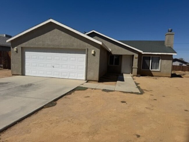 Building Photo - Warm and Cozy Rental