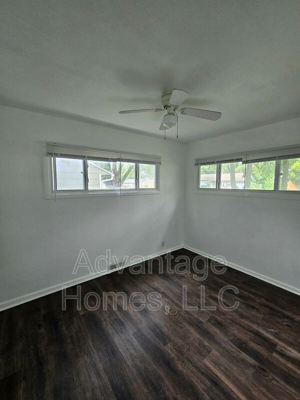 Photo - 11405 Crystal Ave