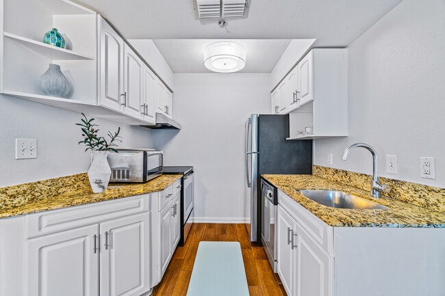 Photo - Bridgewater Court