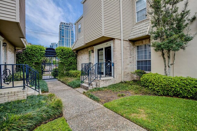 Photo - 1819 Post Oak Park Dr Unidad 1819 Rental