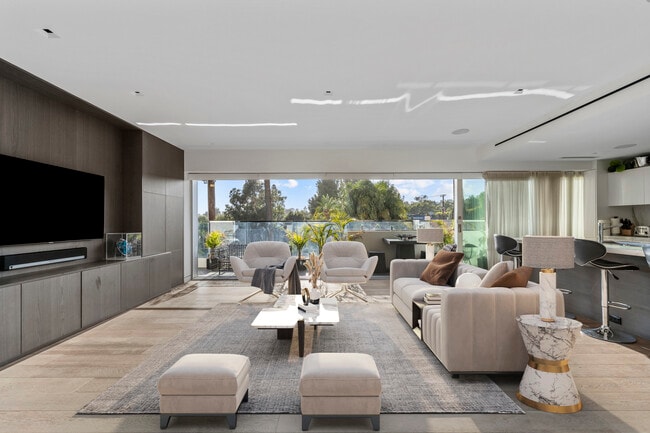 Building Photo - 838 N DOHENY Dr Unit 301 Rental